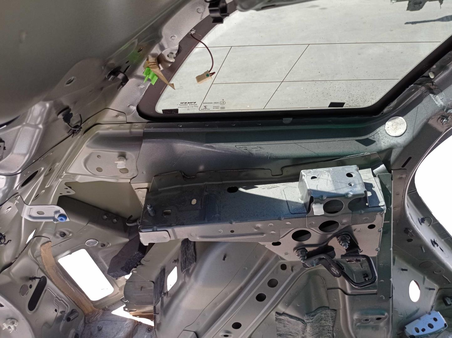 Кузовной элемент