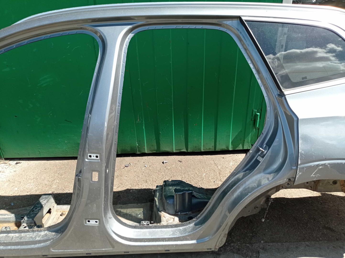 Кузовной элемент