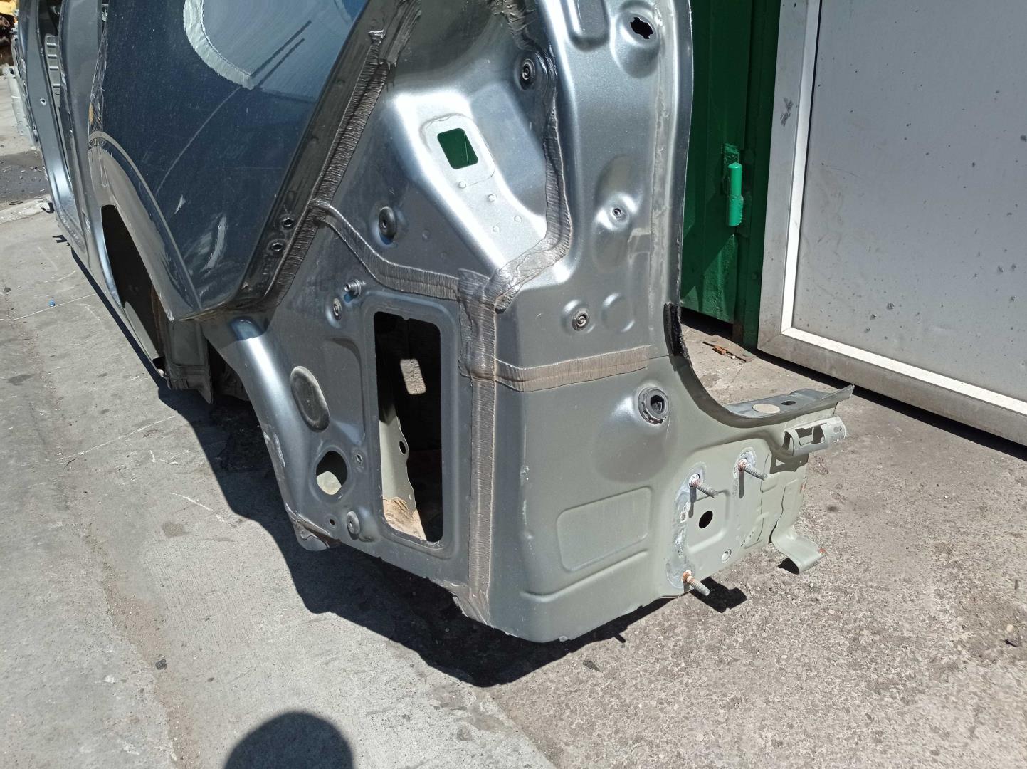 Кузовной элемент