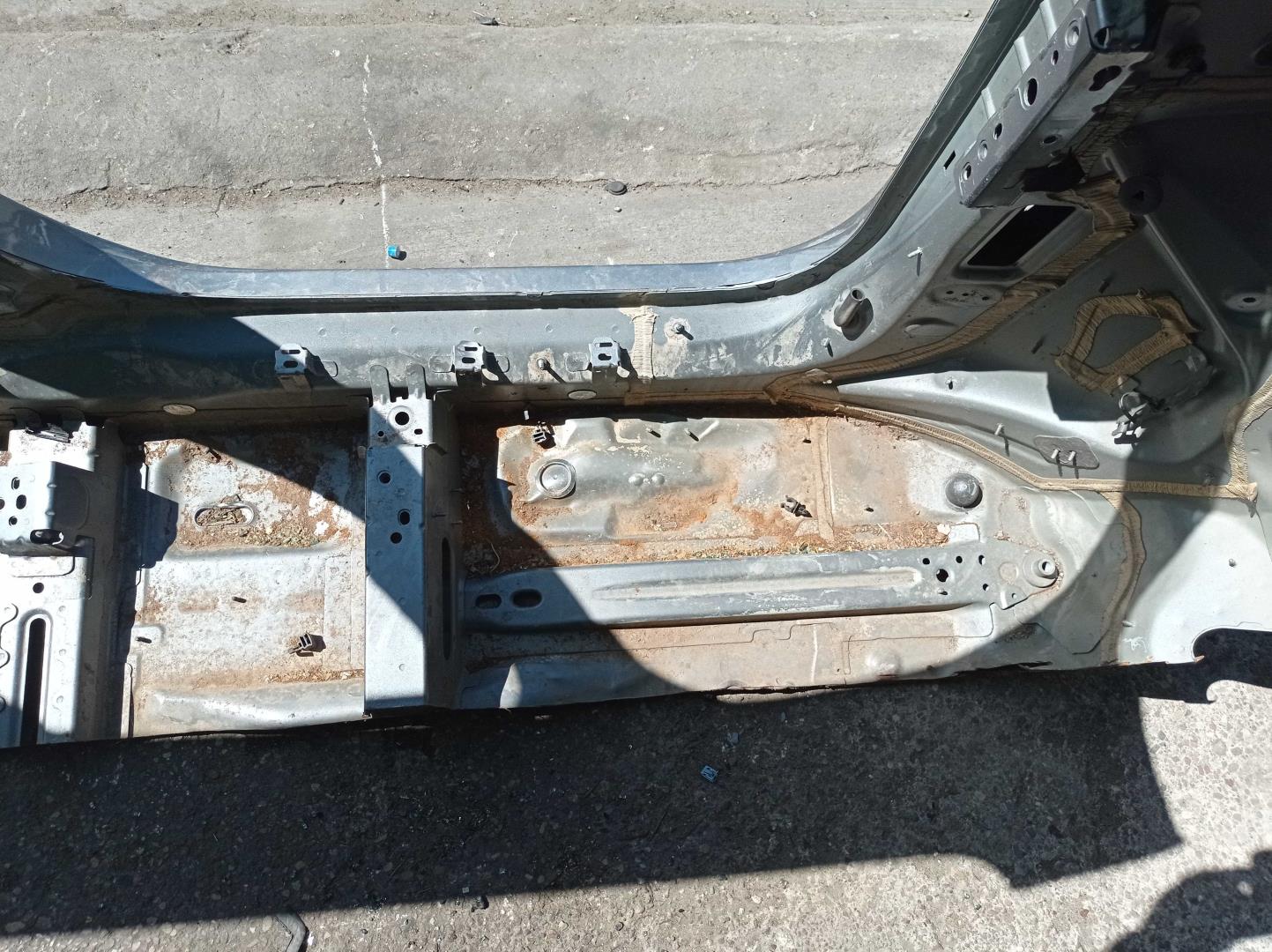 Кузовной элемент