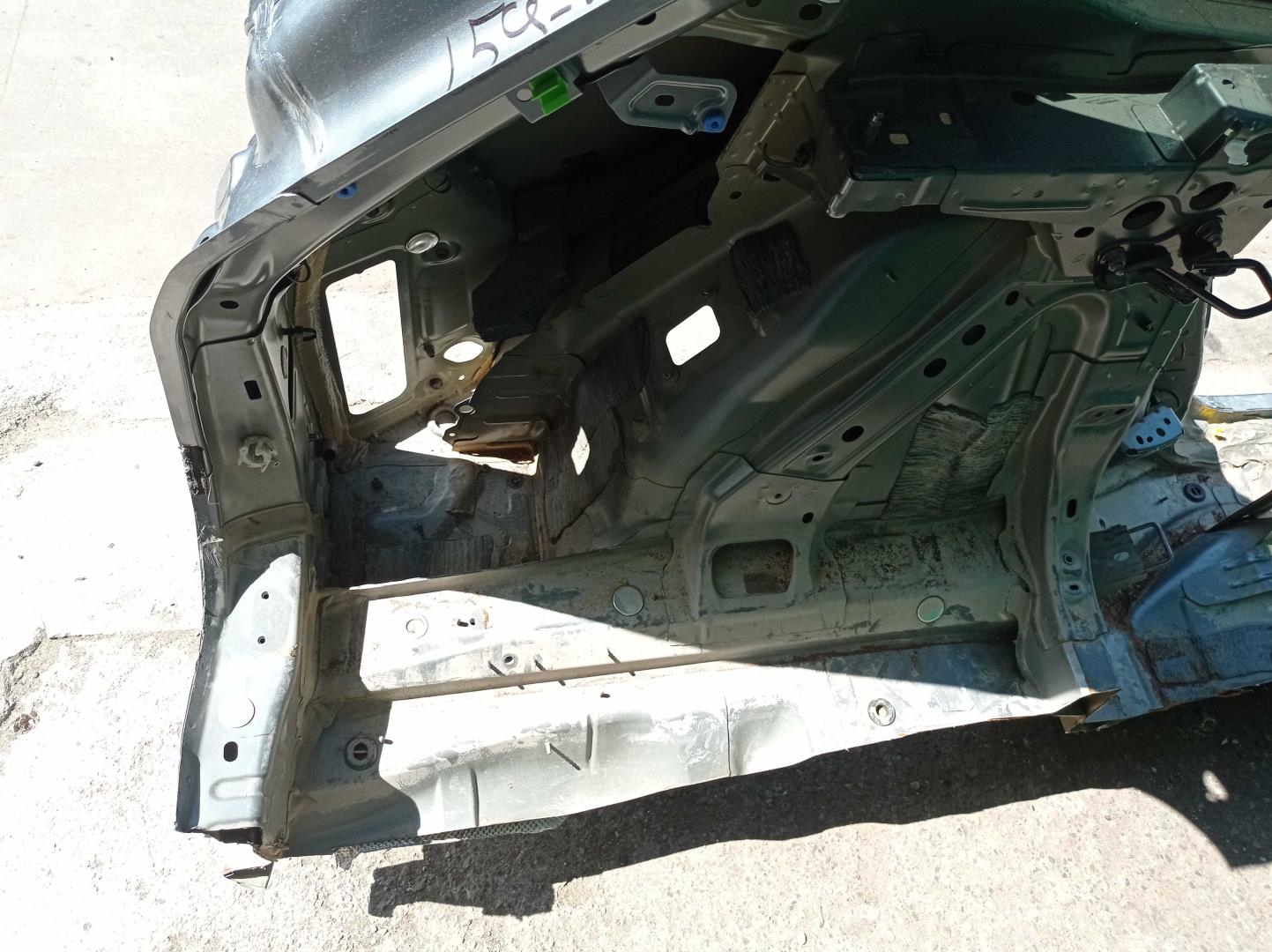 Кузовной элемент