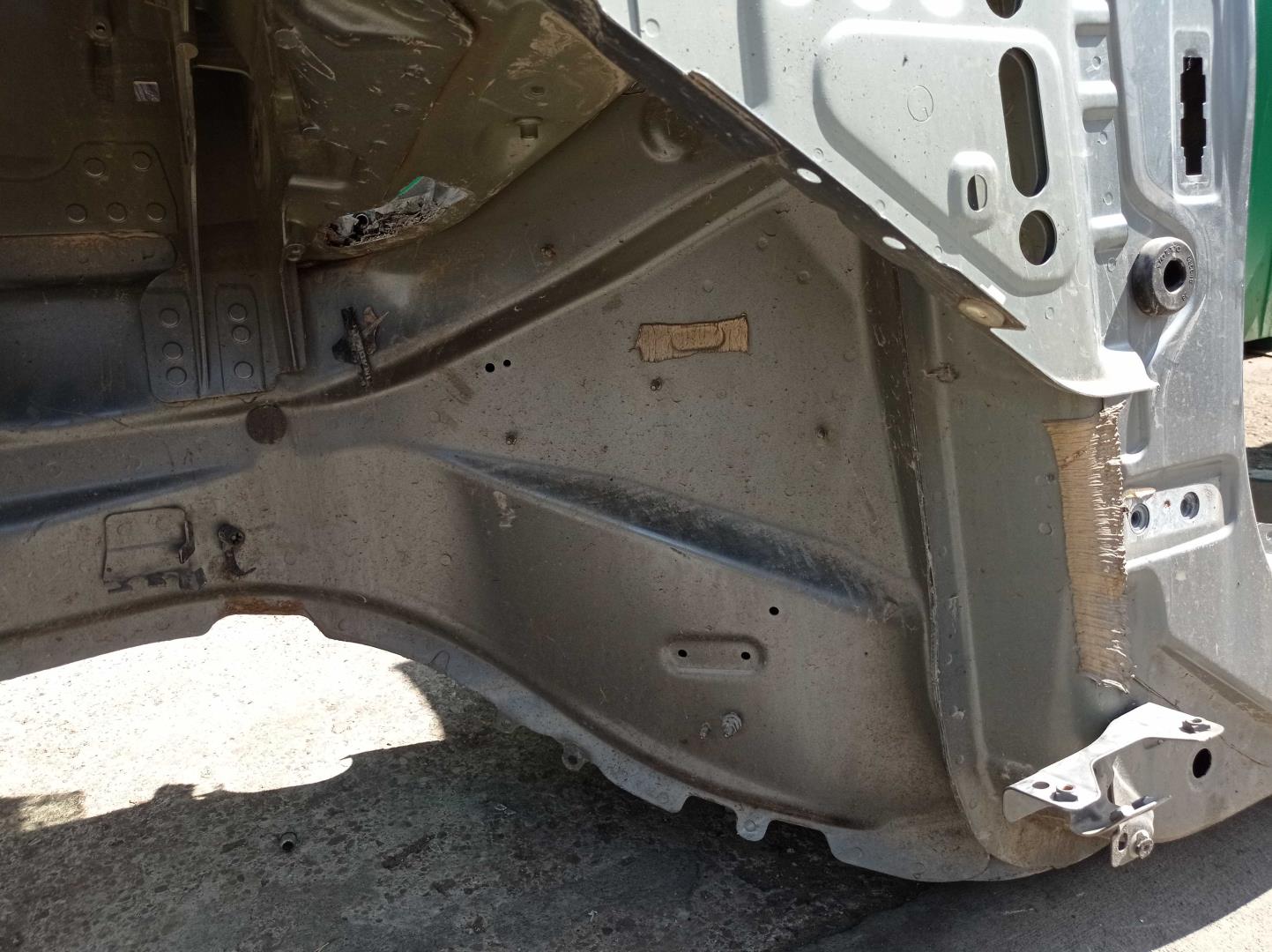 Кузовной элемент