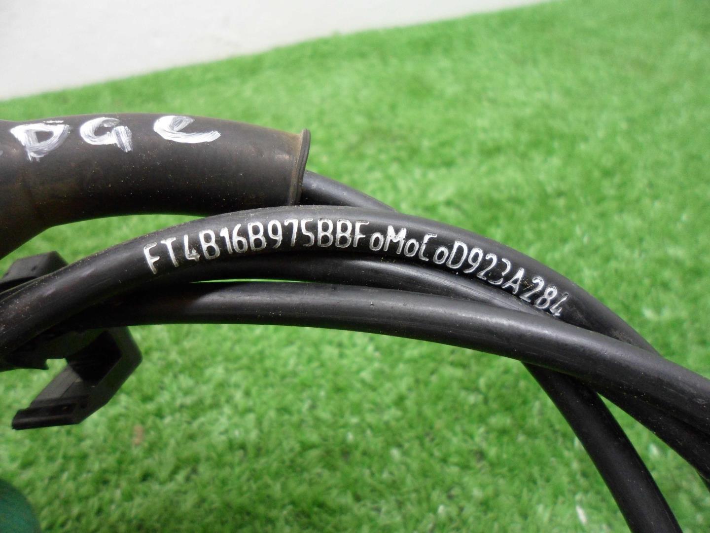 Трос открывания капота