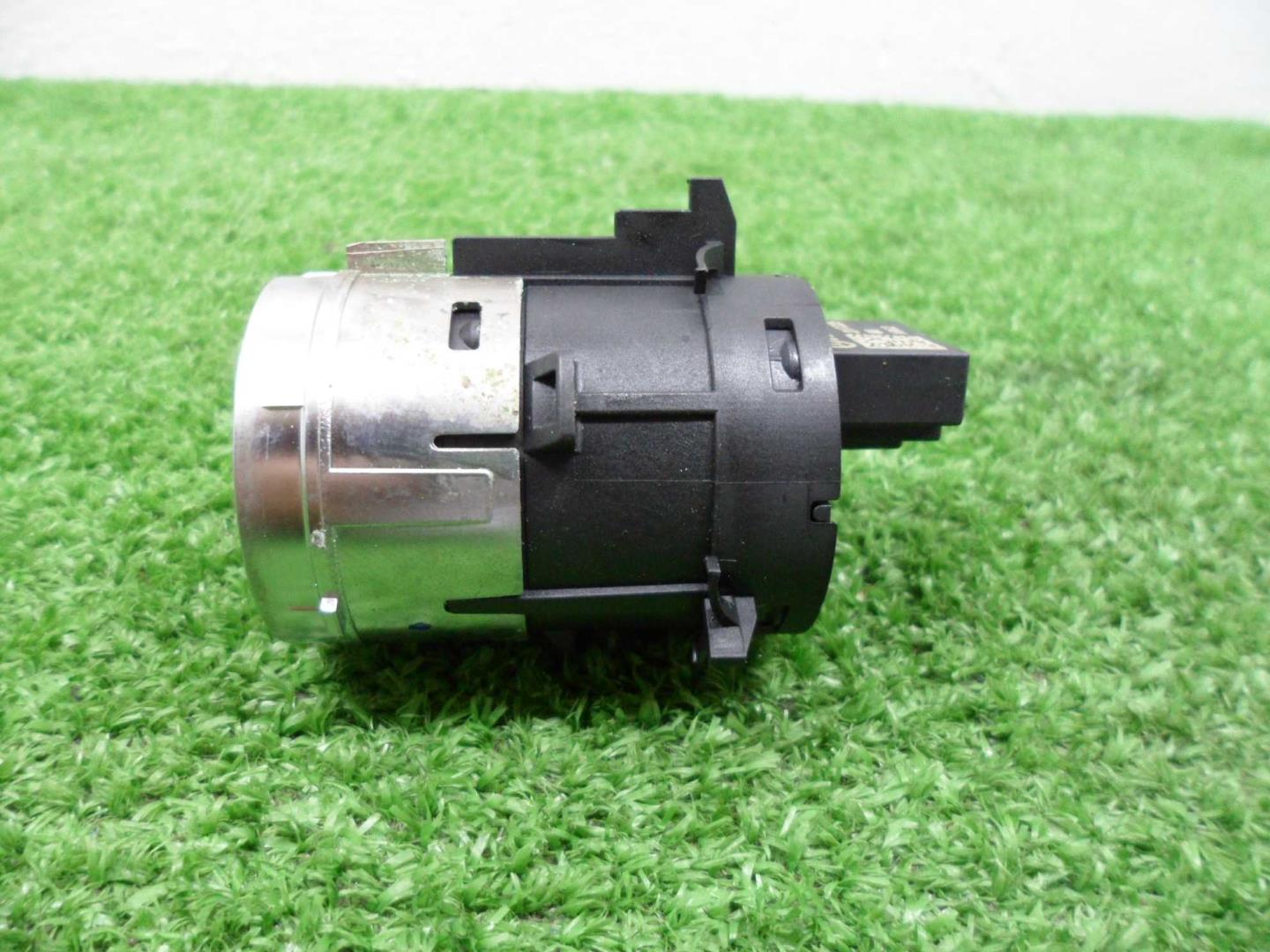 Кнопка запуска двигателя