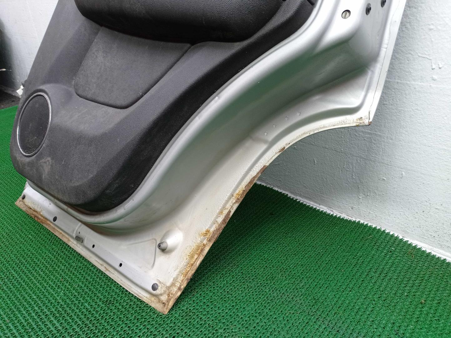 Стеклоподъемник электр. задний правый