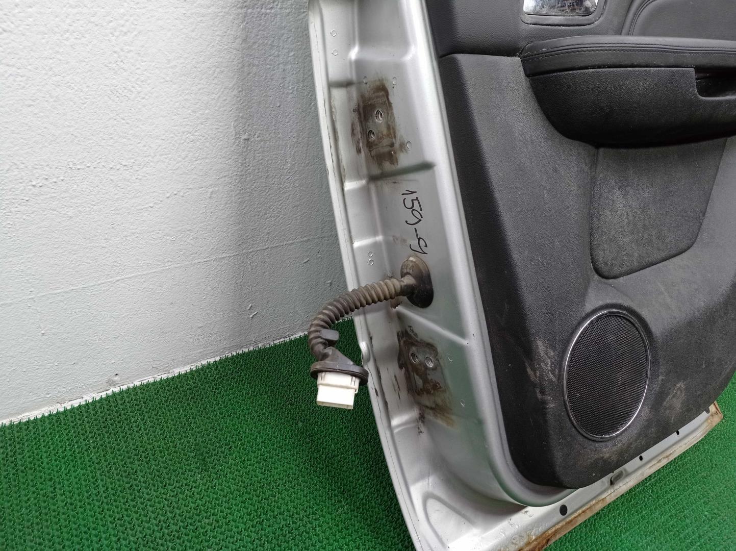 Стеклоподъемник электр. задний правый