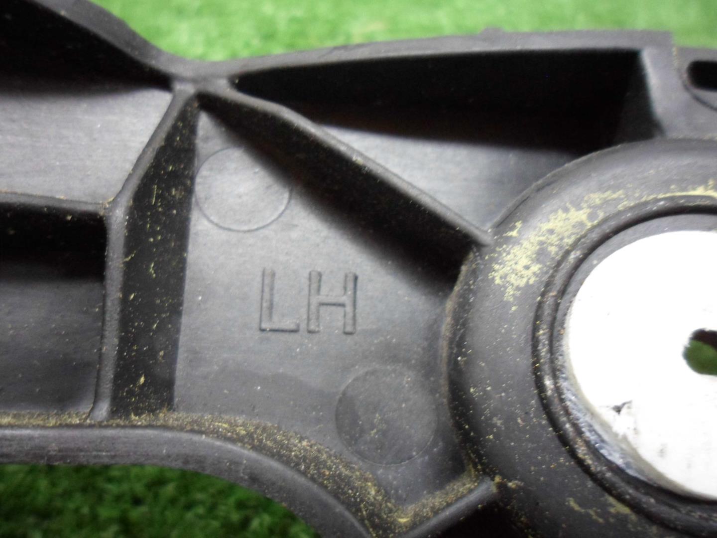 Кронштейн заднего бампера