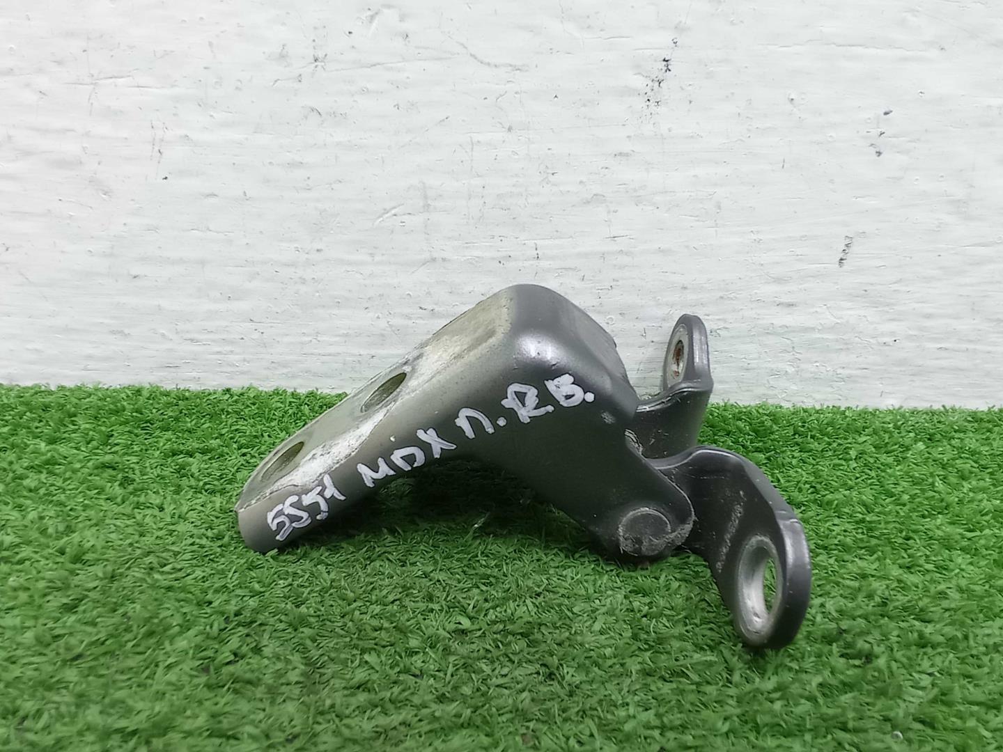 Петля двери передней