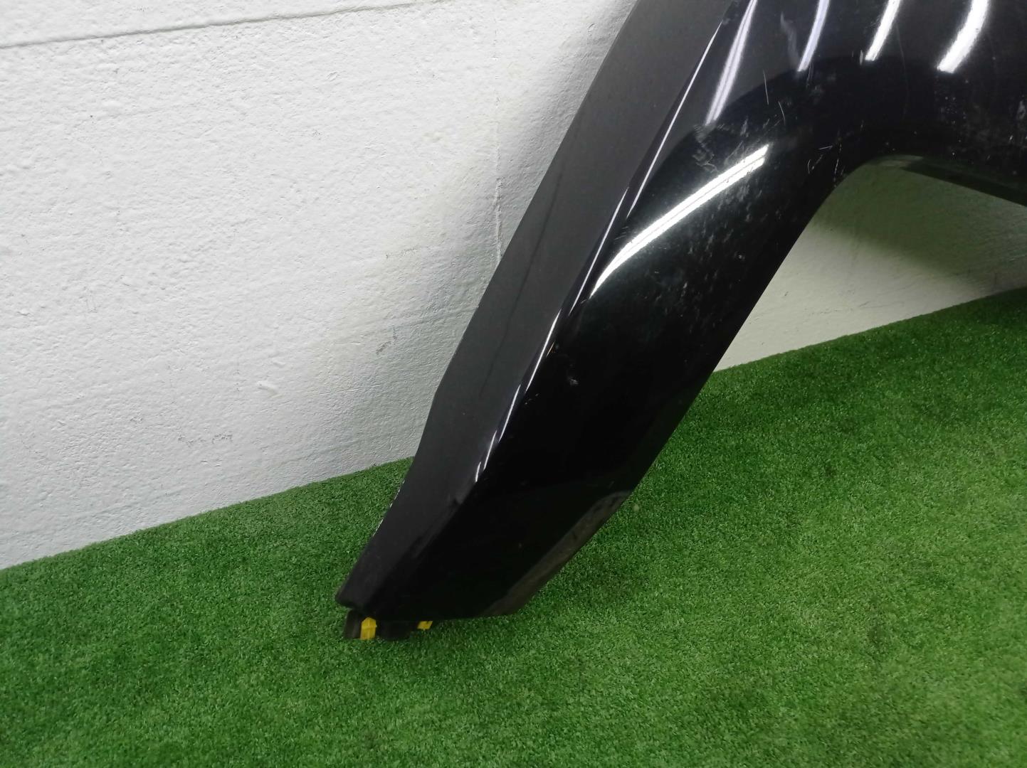 Накладка переднего крыла правого