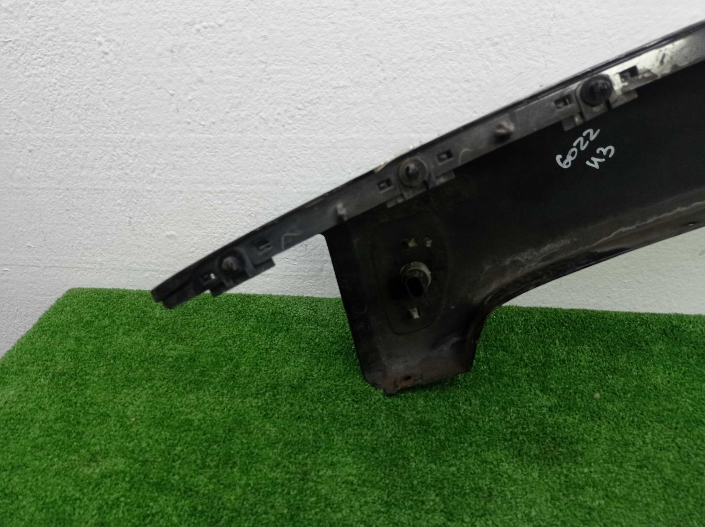 Накладка переднего крыла правого