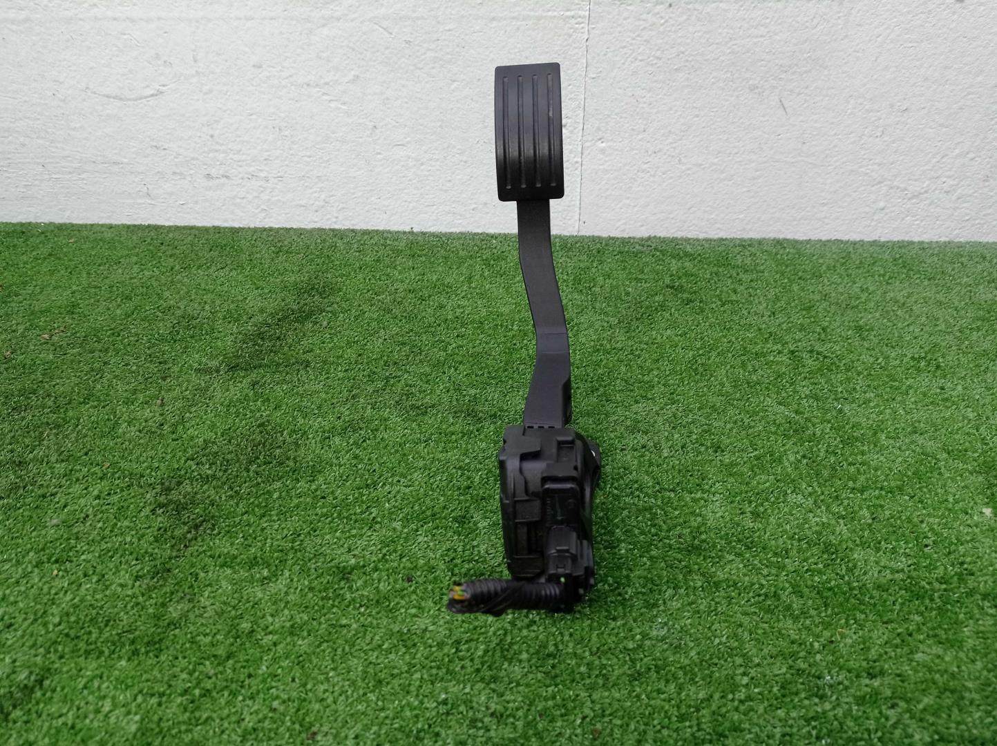 Педаль газа