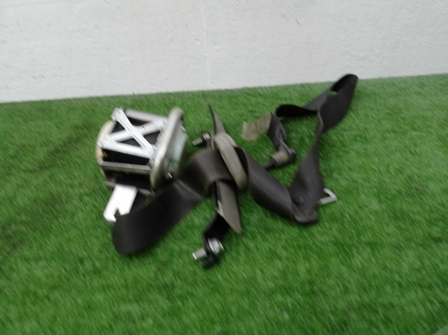 Ремень безопасности