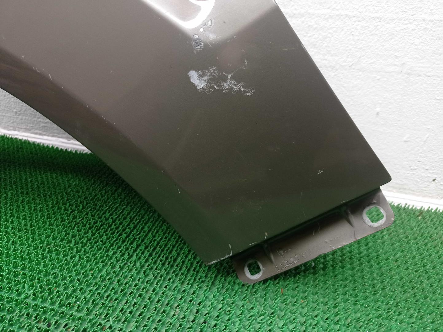 Крыло переднее левое