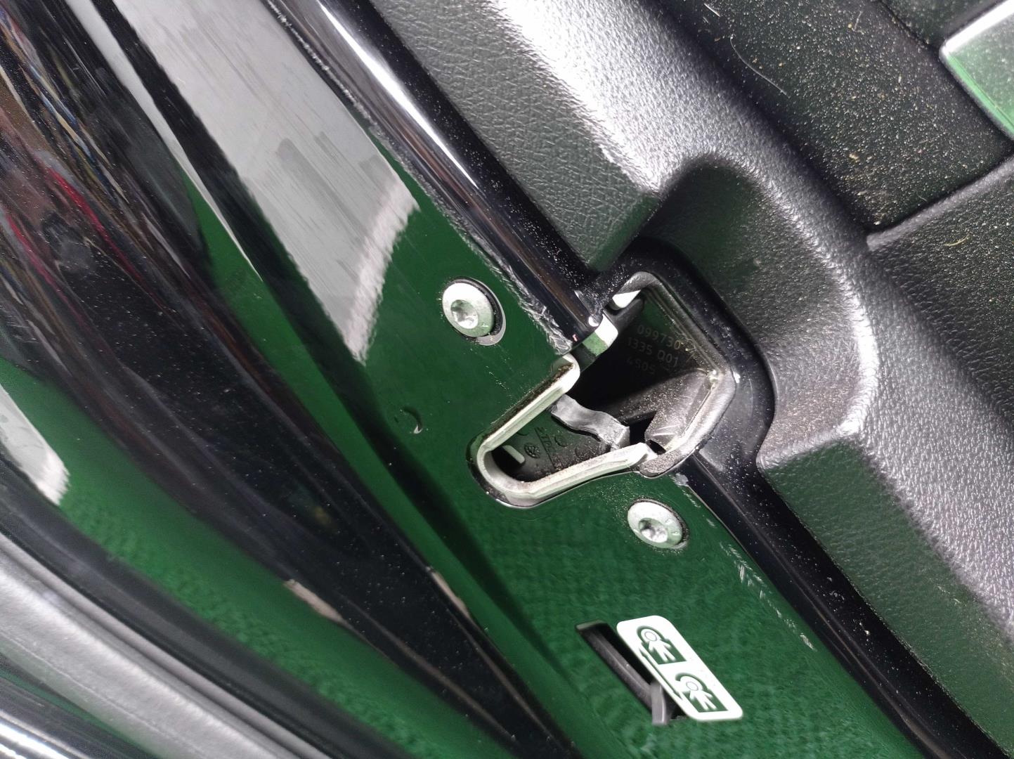 Дверь задняя левая