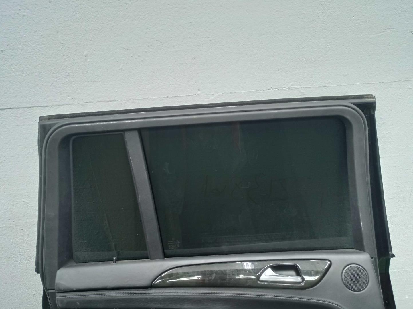 Дверь задняя левая