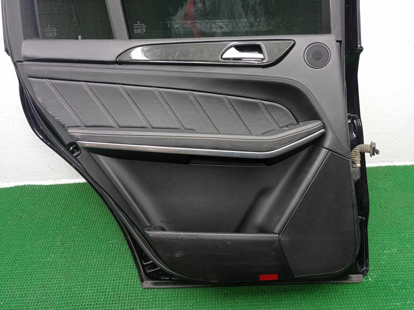 Дверь задняя левая