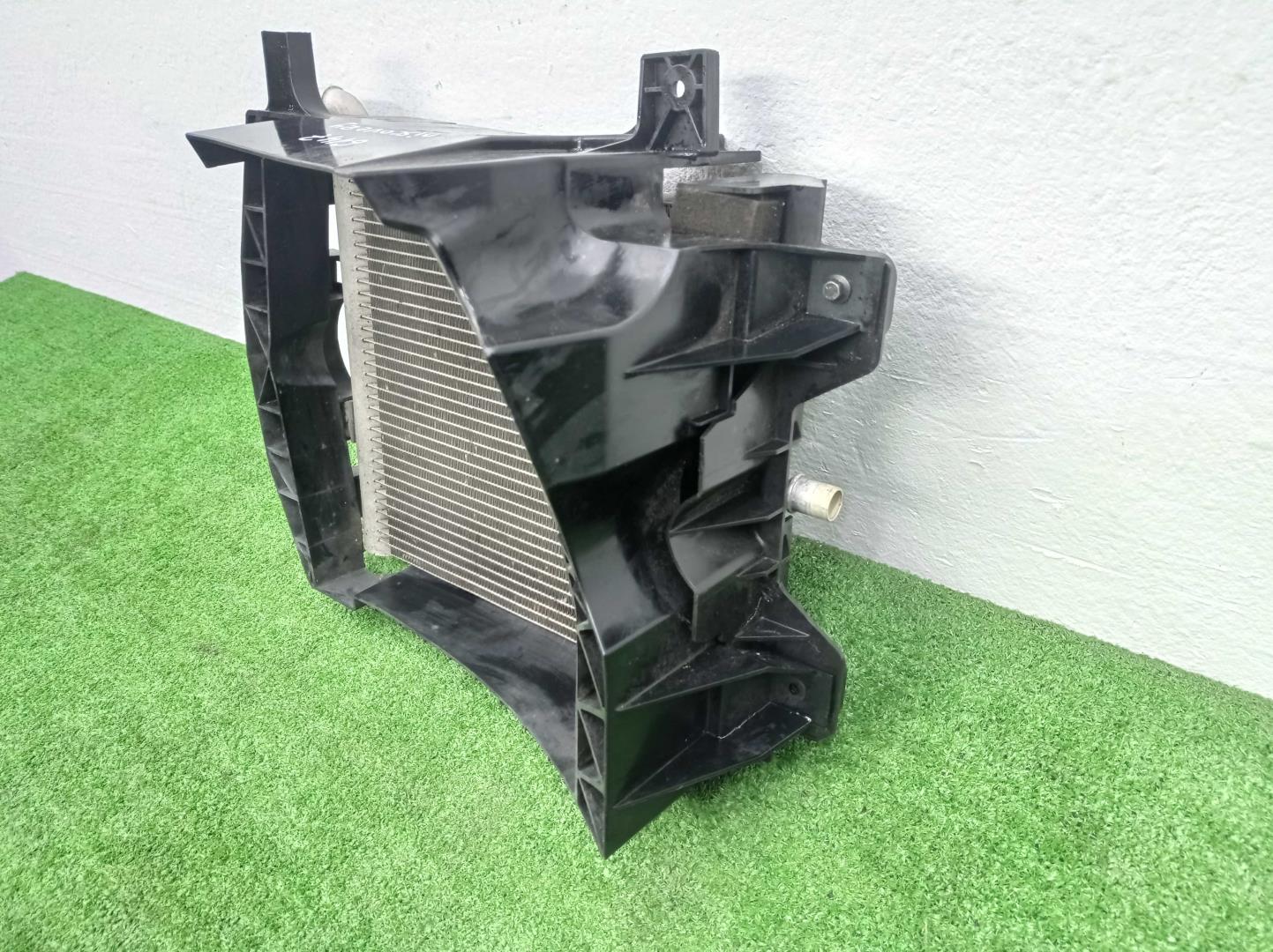 Радиатор охлаждения двигателя основной