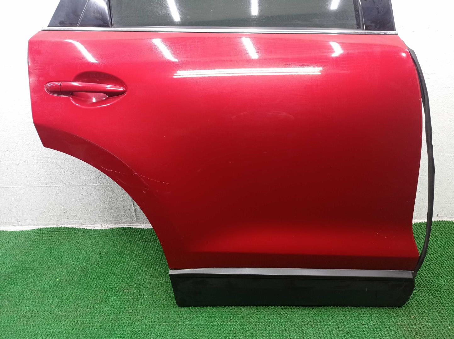 Стекло двери задней правой