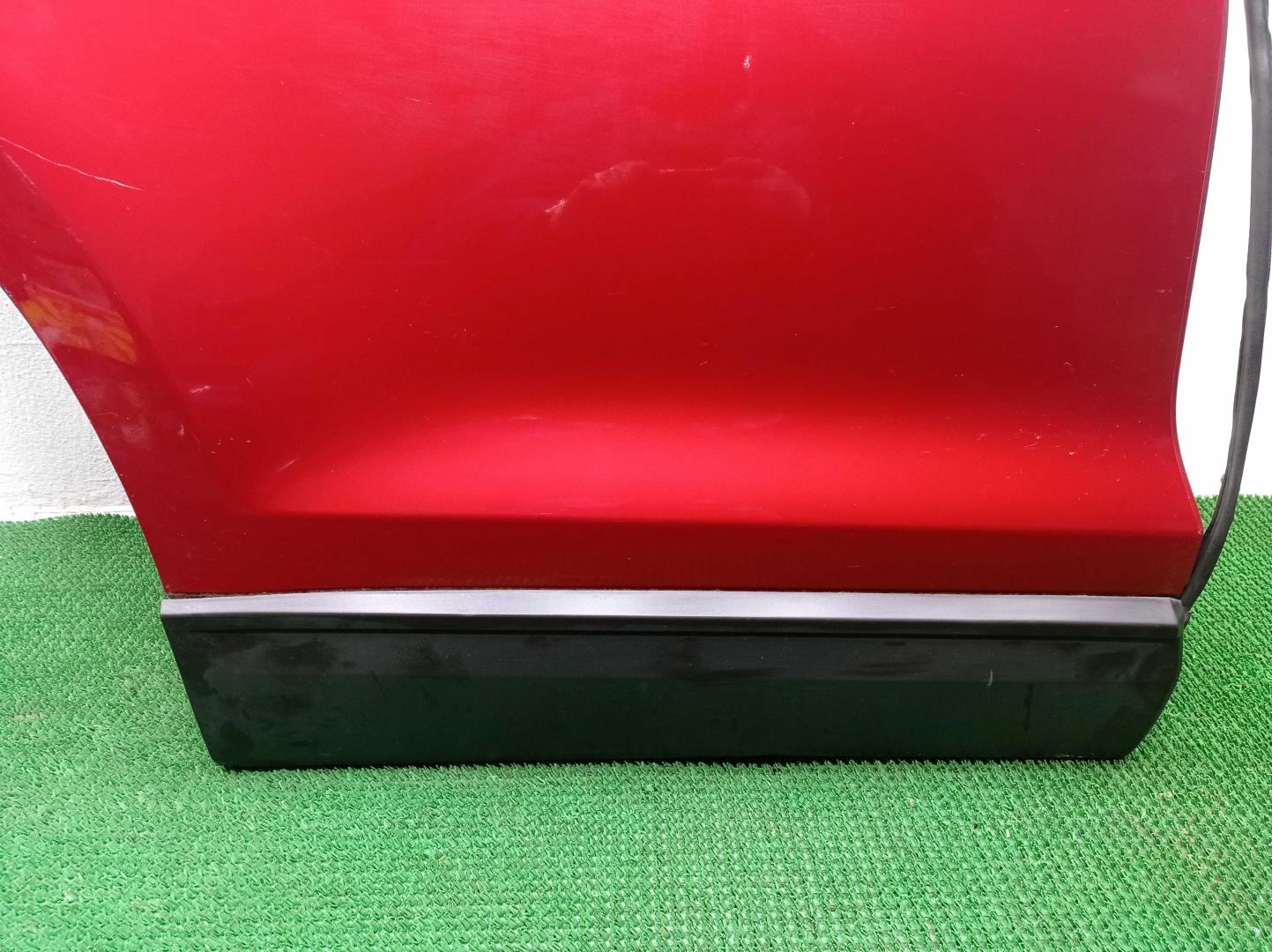 Стекло двери задней правой