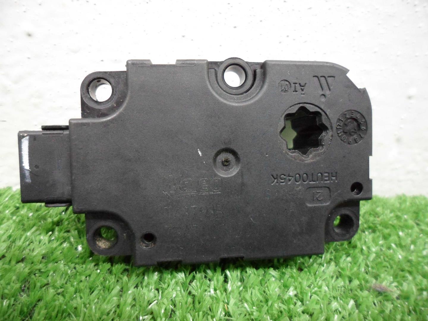 Моторчик заслонки печки