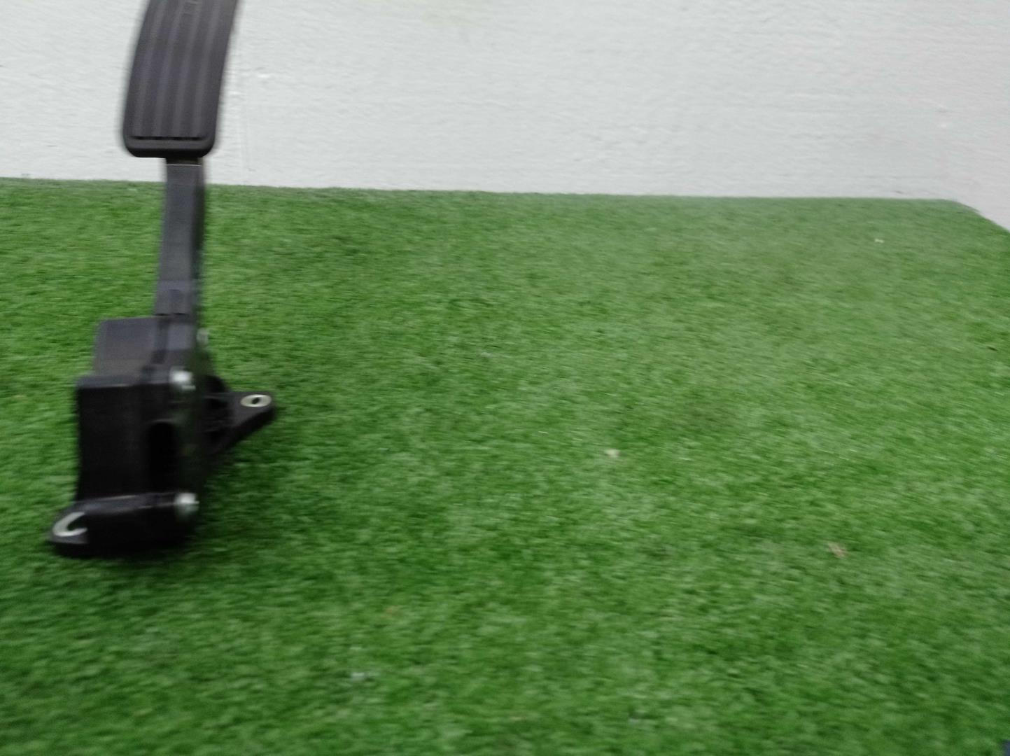 Педаль газа