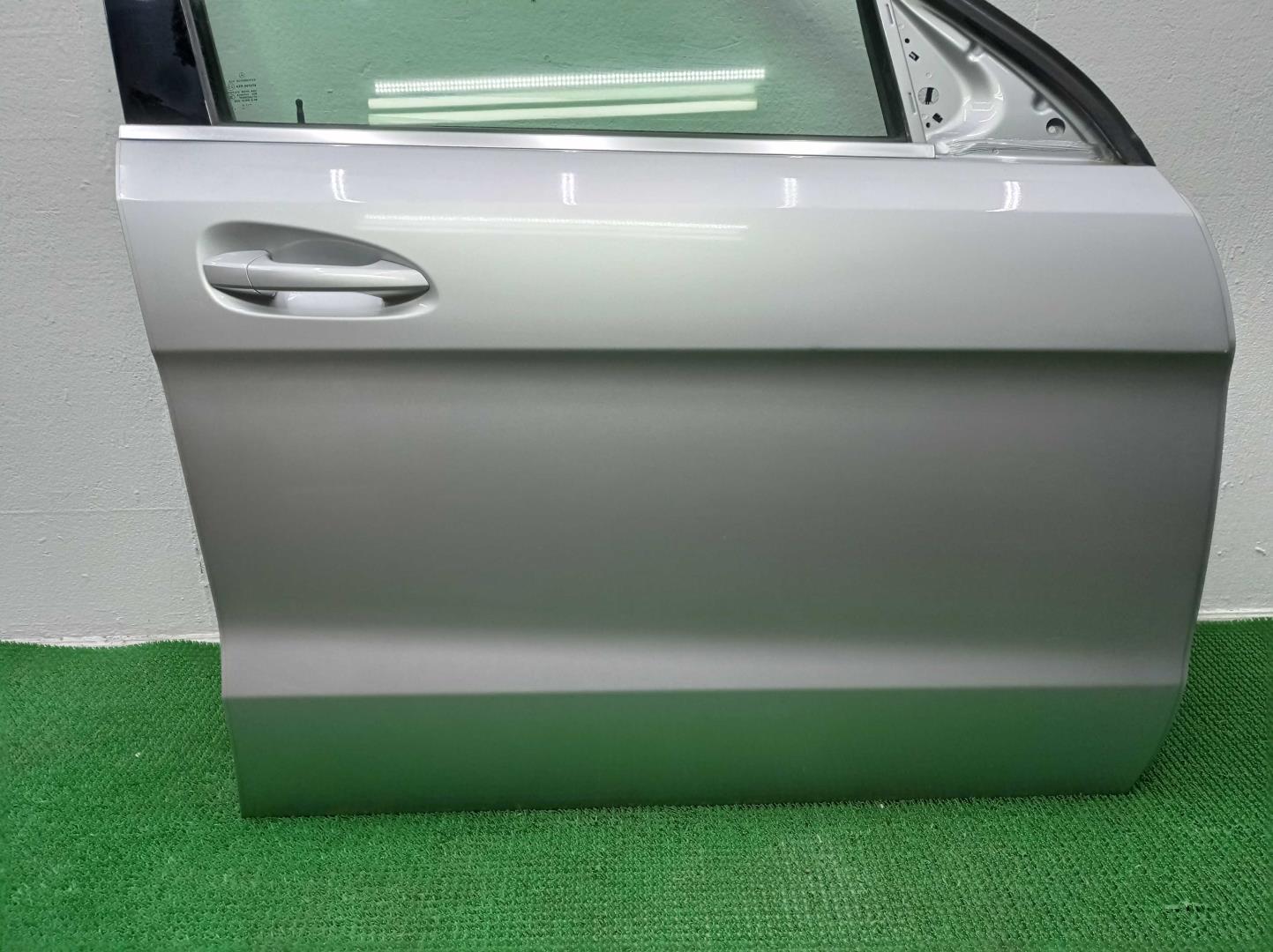 Ручка двери передней наружная правая