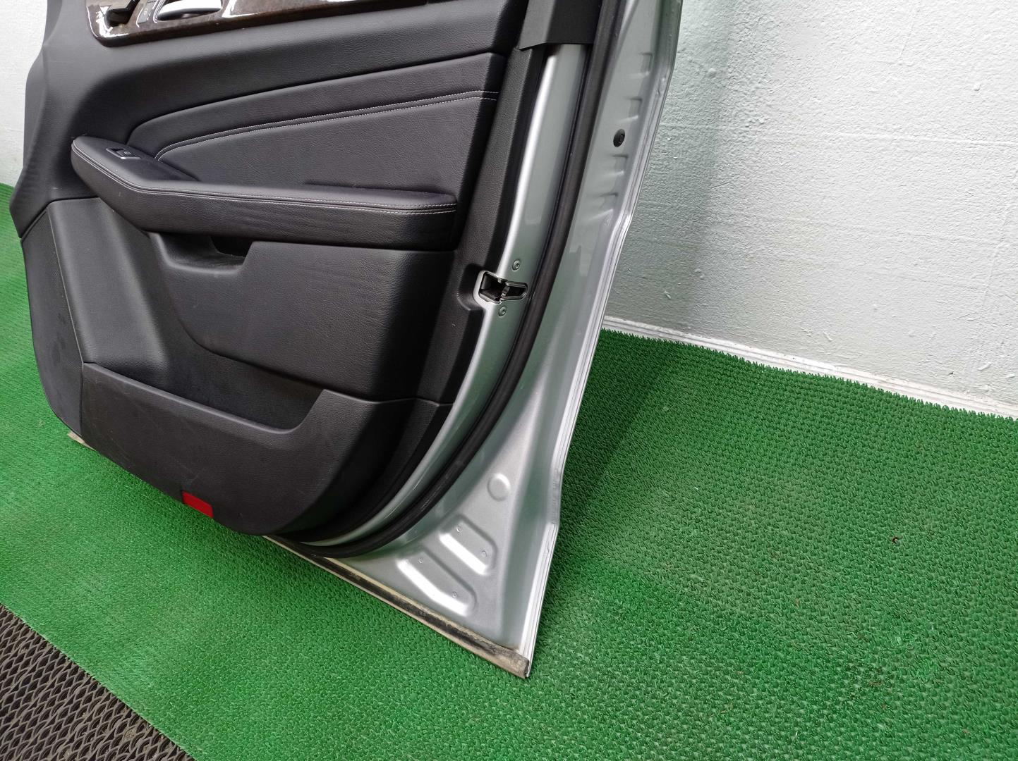 Ручка двери передней наружная правая