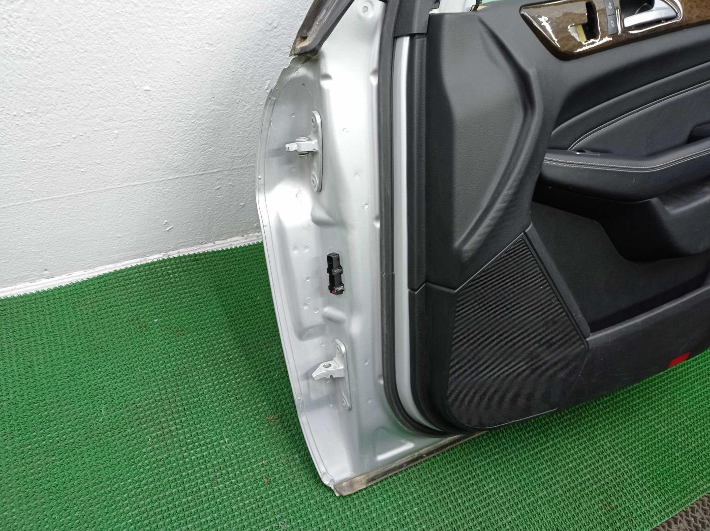 Ручка двери передней наружная правая