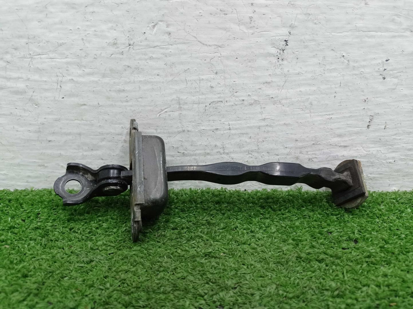 Ограничитель двери