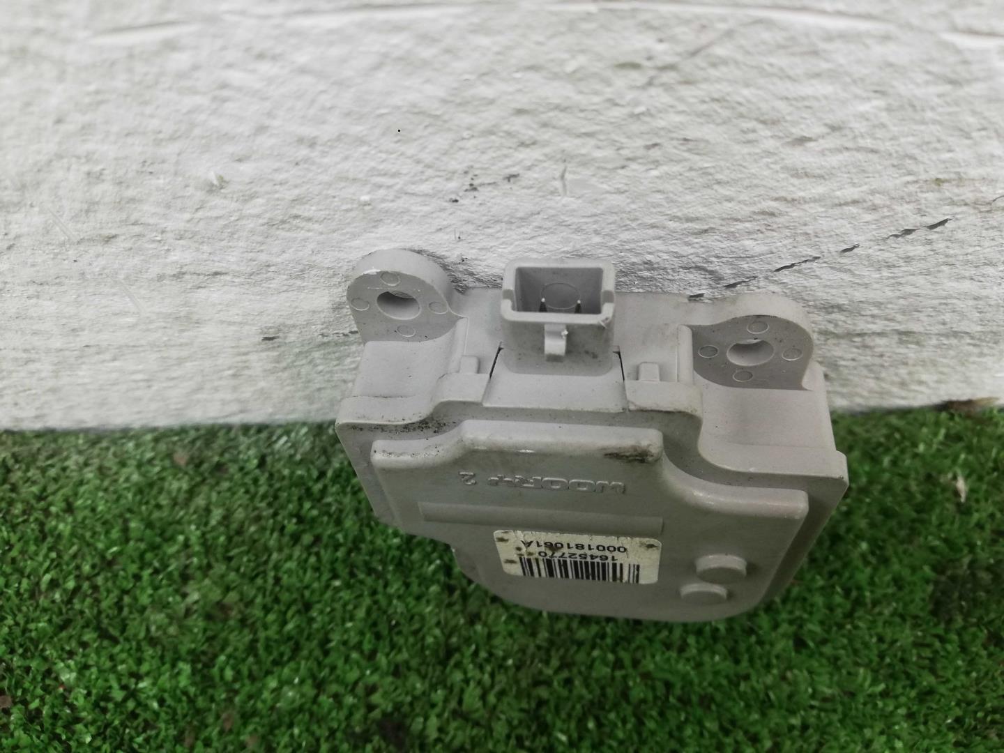 Моторчик заслонки печки