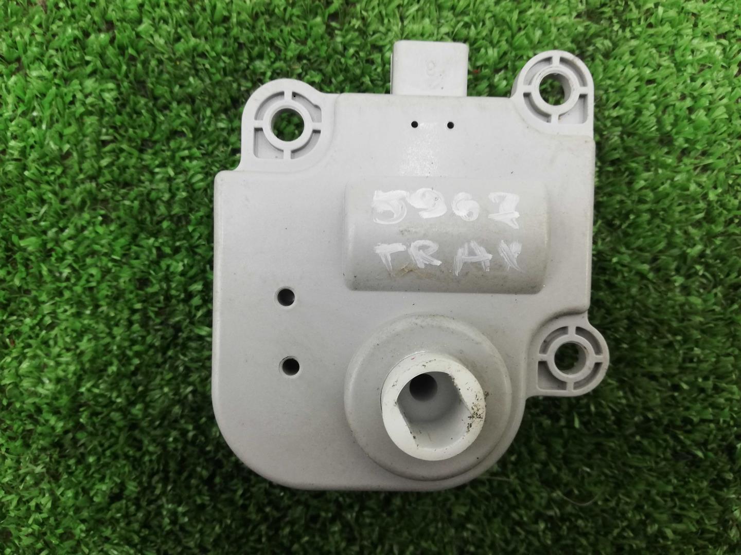 Моторчик заслонки печки