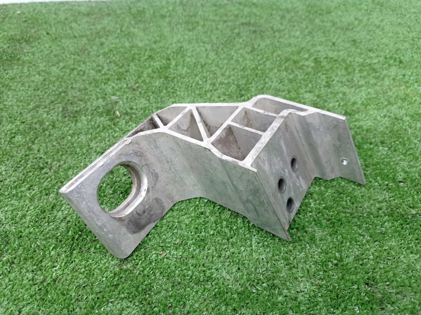 Кронштейн радиатора