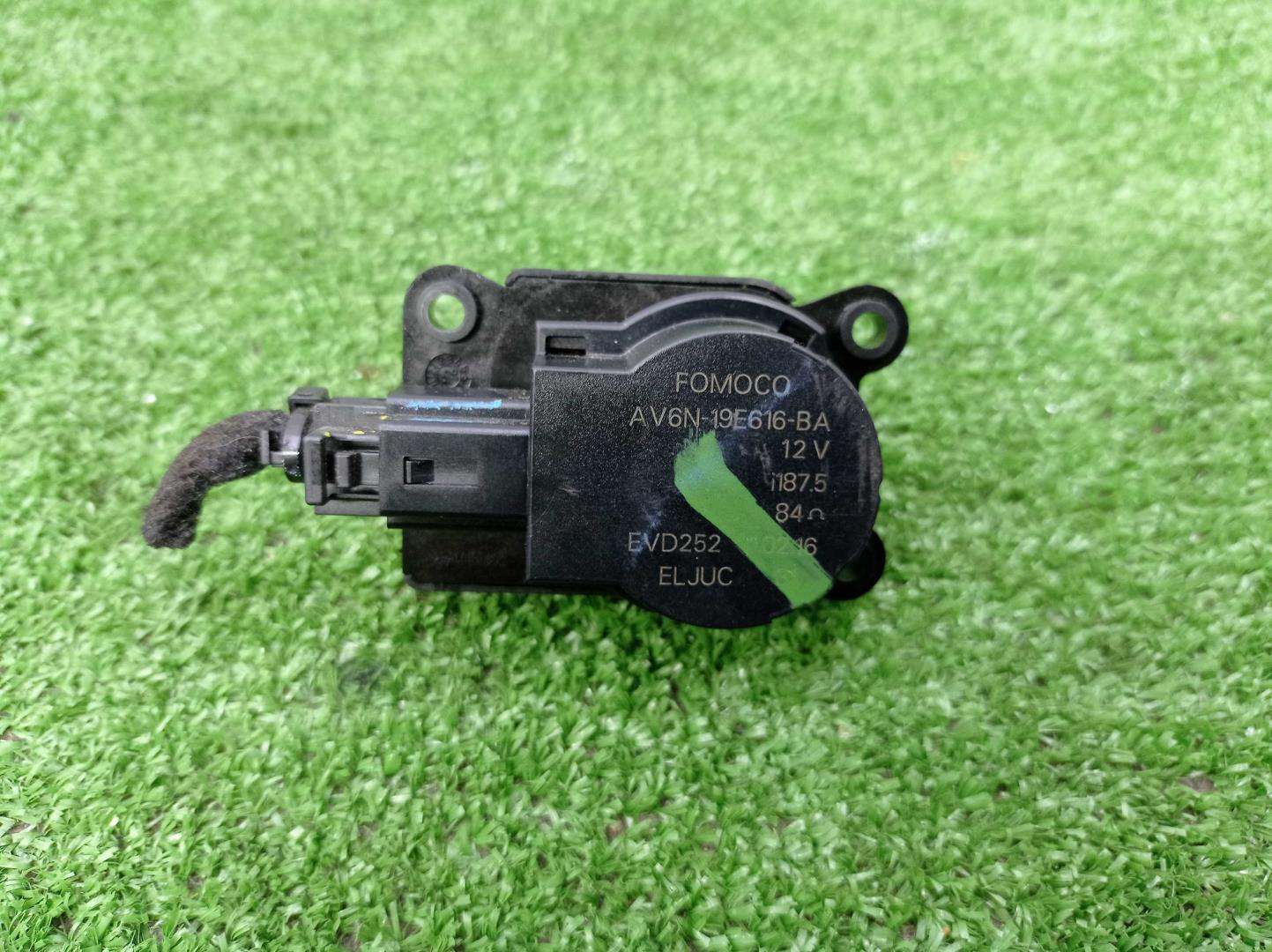 Моторчик заслонки печки