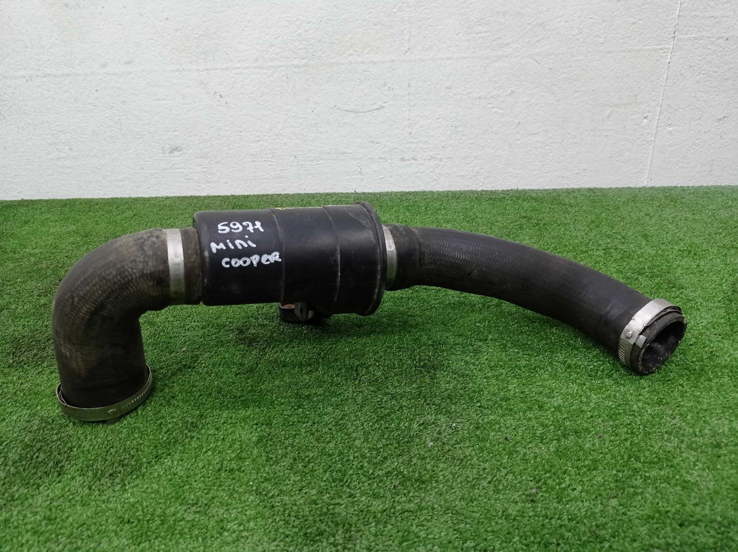 Патрубок воздушного фильтра