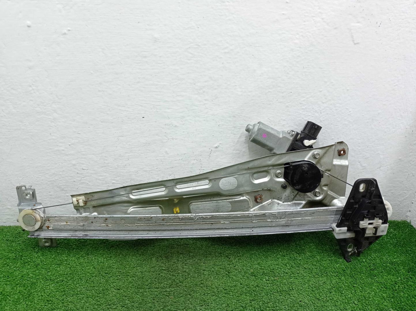 Стеклоподъемник электр. передний левый