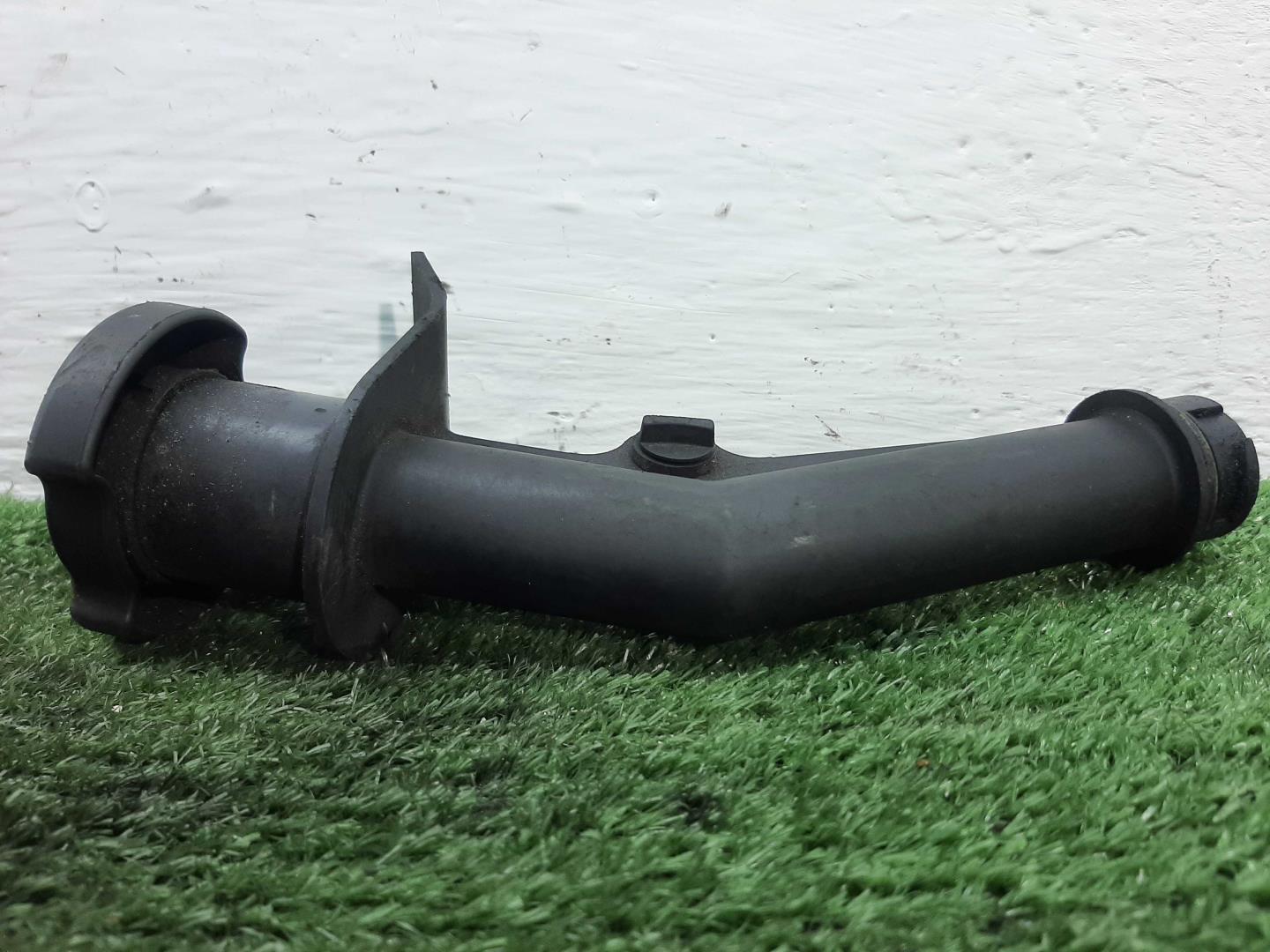 Маслозаливная горловина