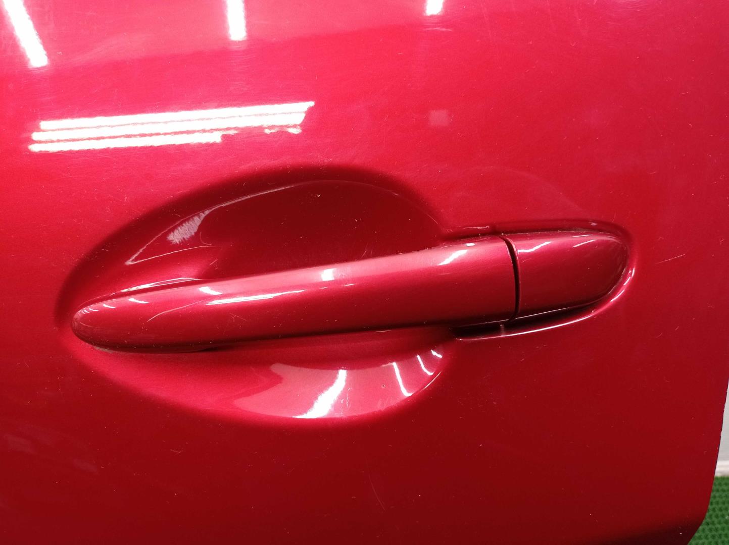 Стекло двери передней правой