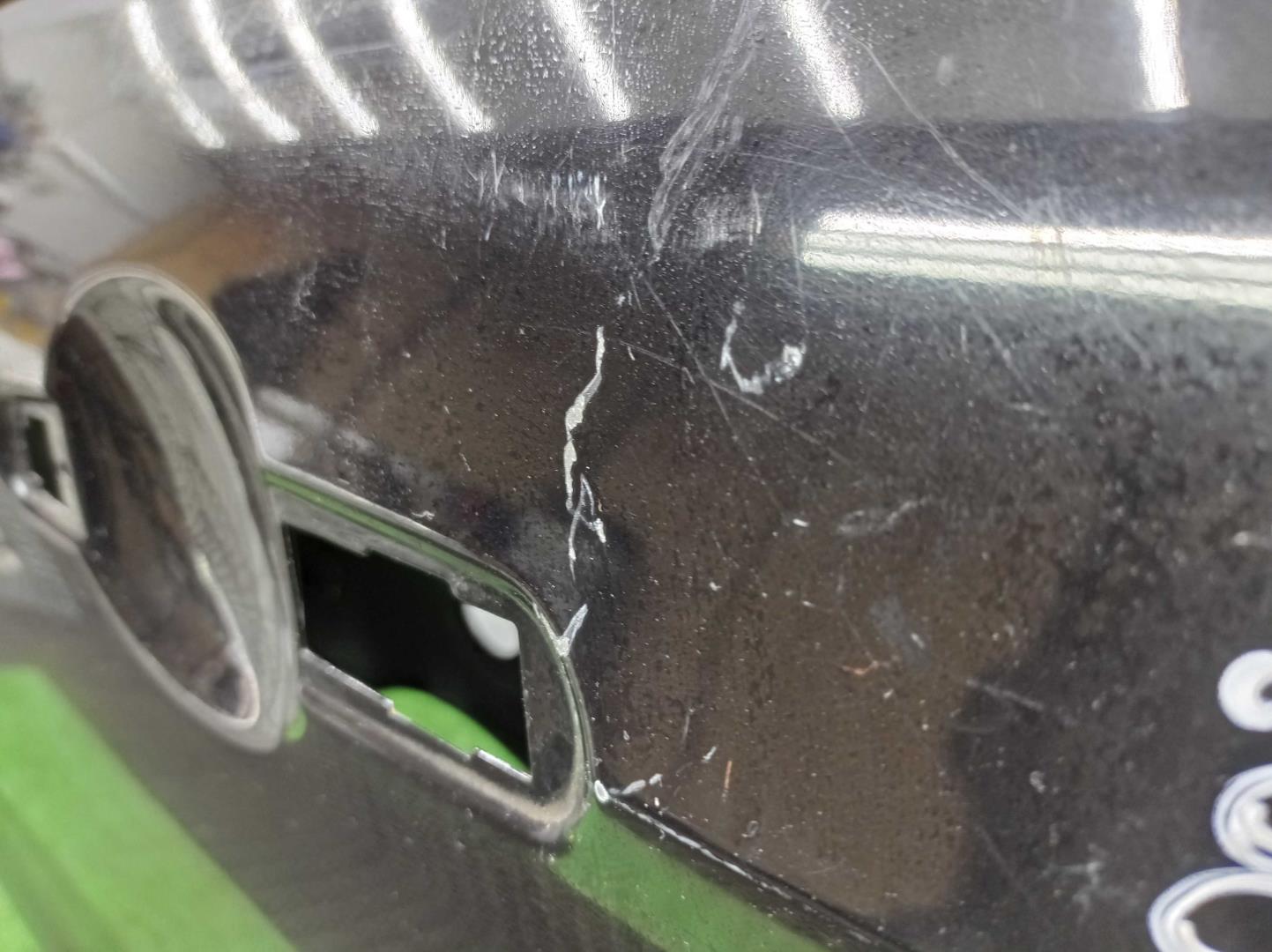 Замок двери передней левой