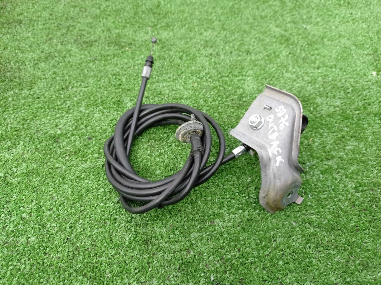 Ручка открывания капота