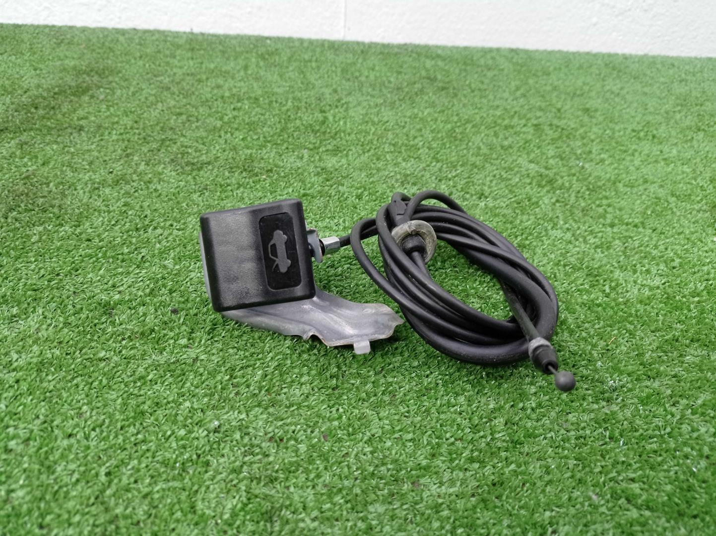 Ручка открывания капота