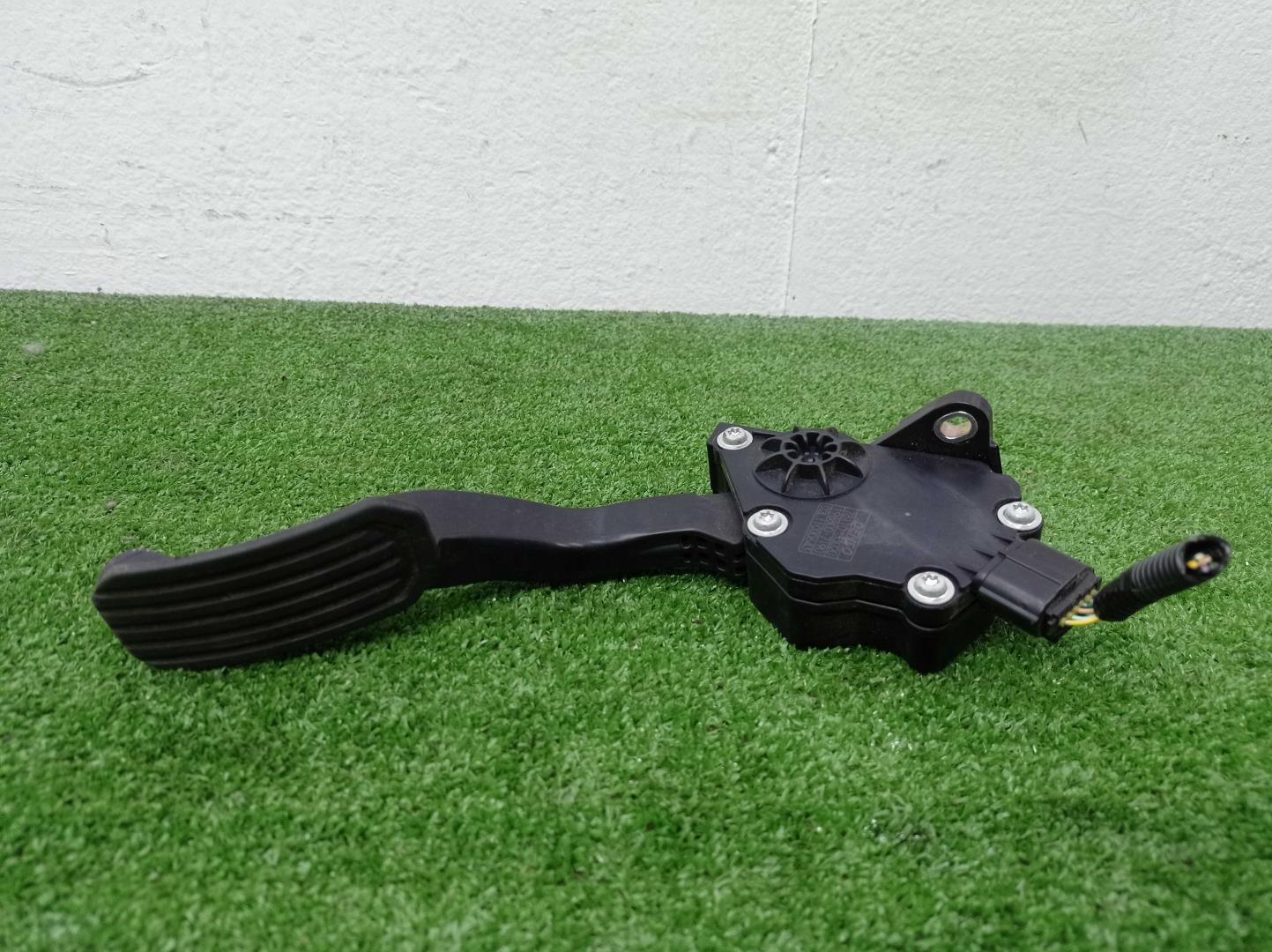 Педаль газа