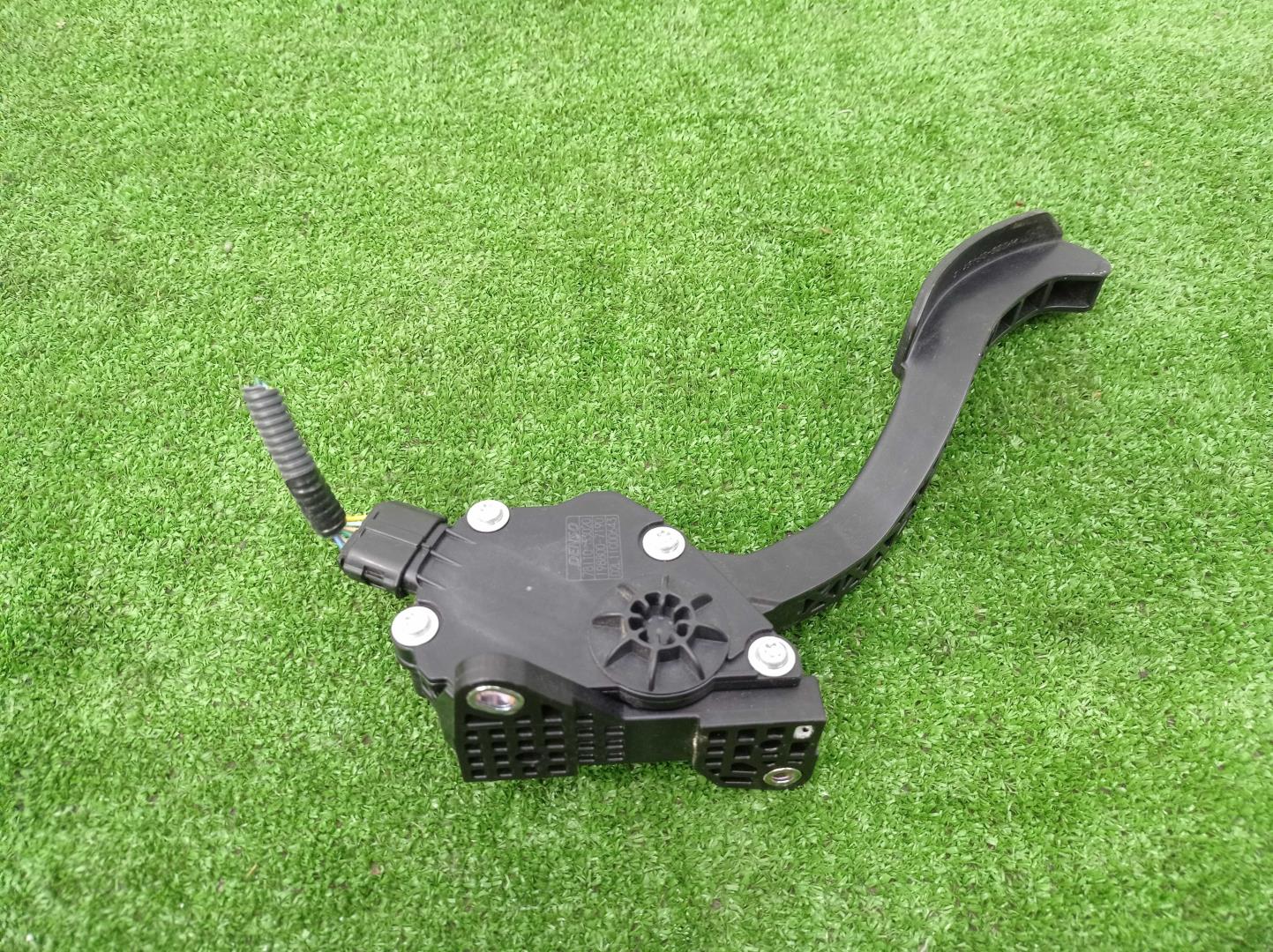 Педаль газа