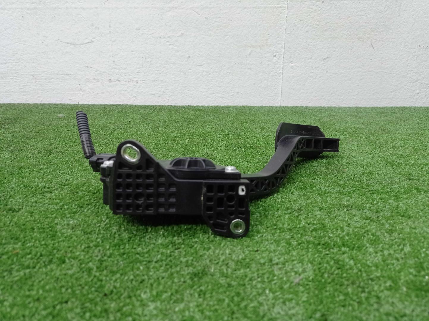 Педаль газа