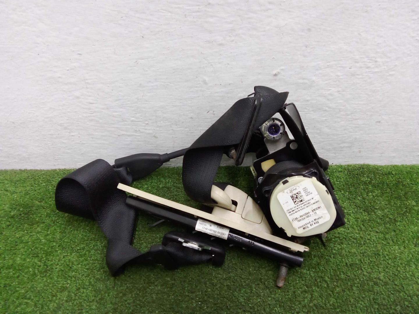 Ремень безопасности