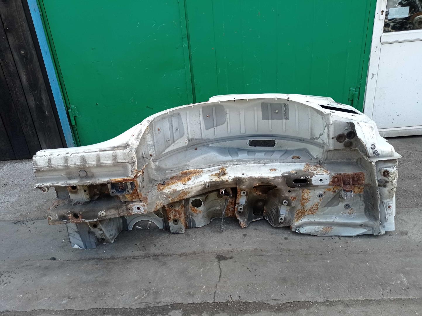 Стекло кузовное глухое левое