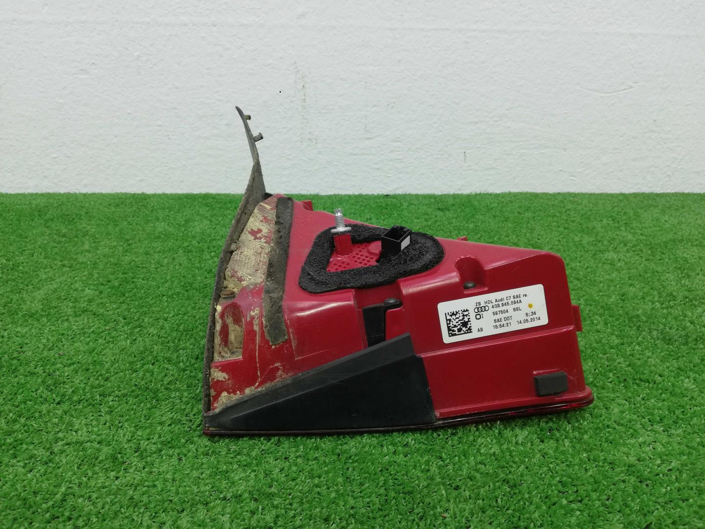 Фонарь задний внутренний правый