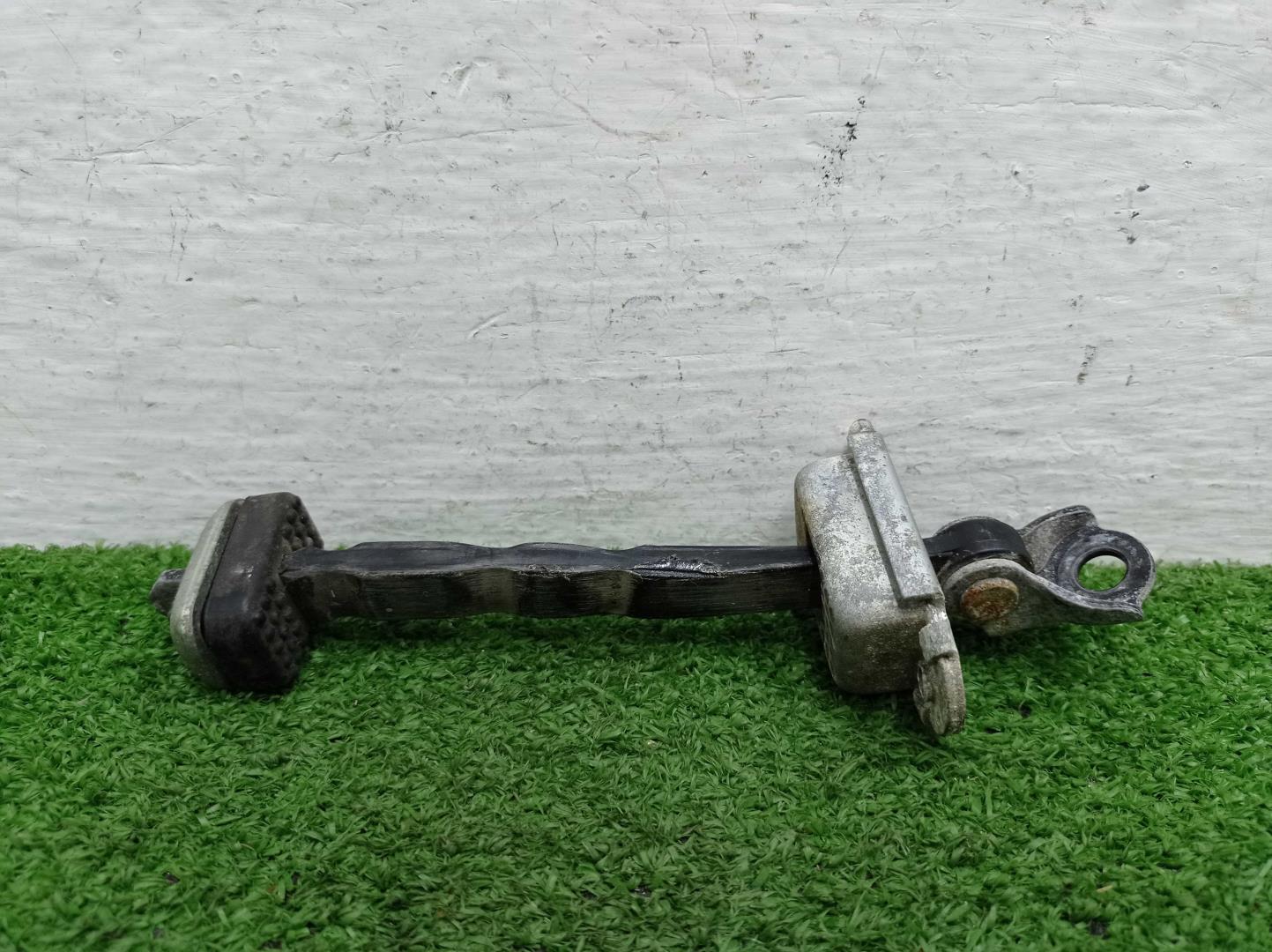 Ограничитель двери