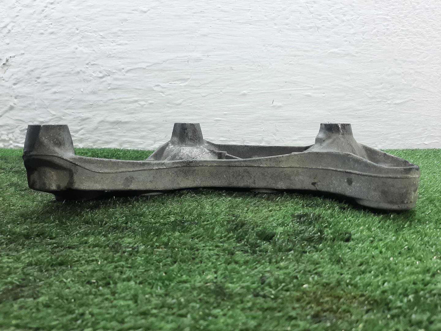 Кронштейн двигателя