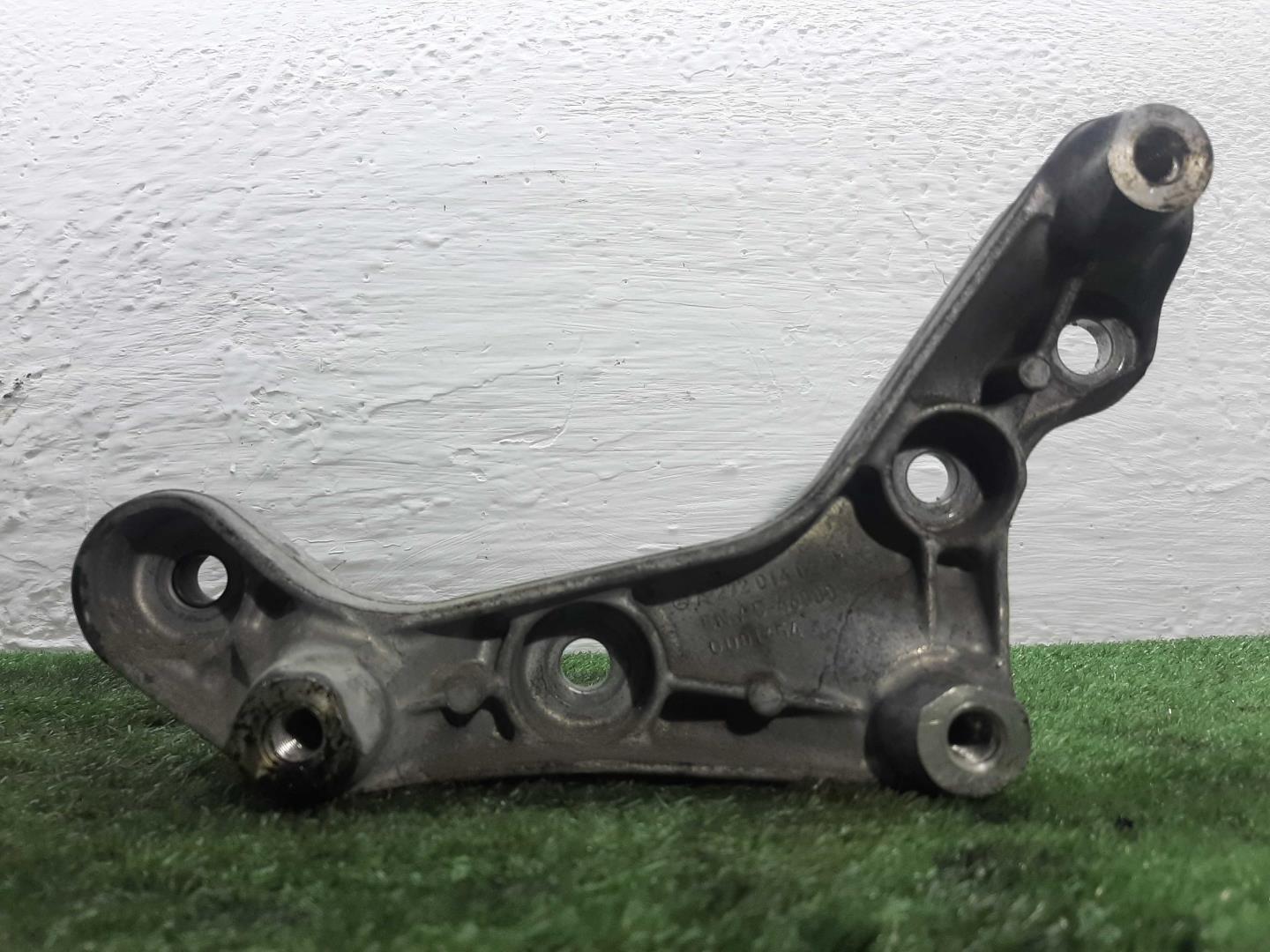 Кронштейн двигателя