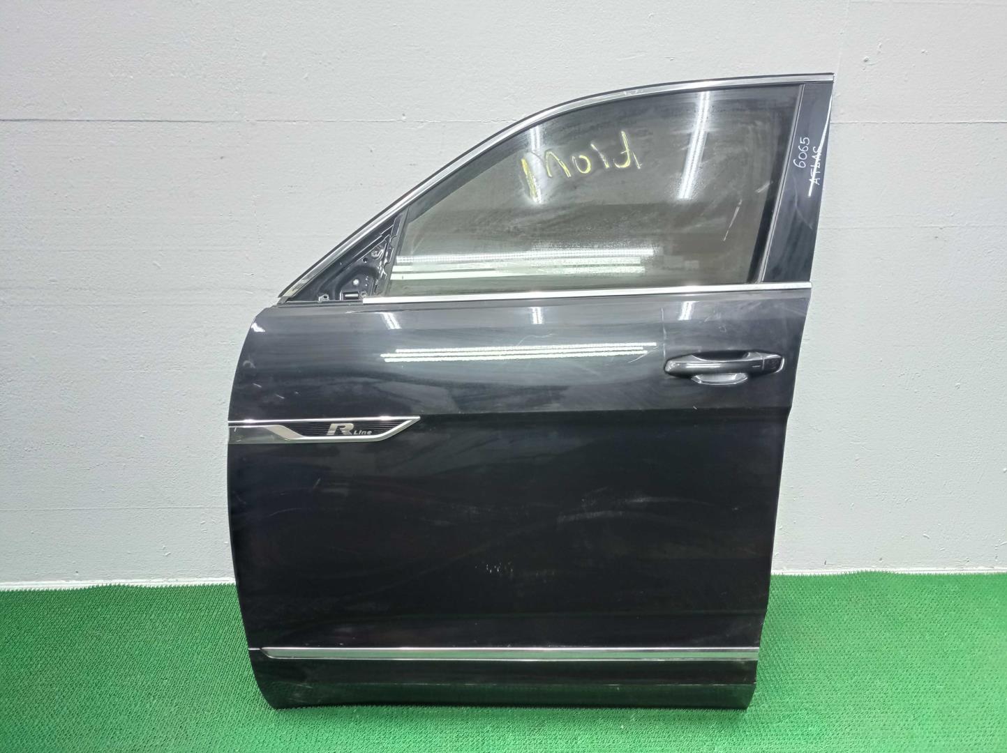 Дверь передняя левая